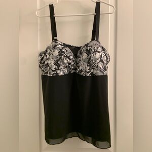 Source Unknown Black Swim Tankini with White Floral Print Bust